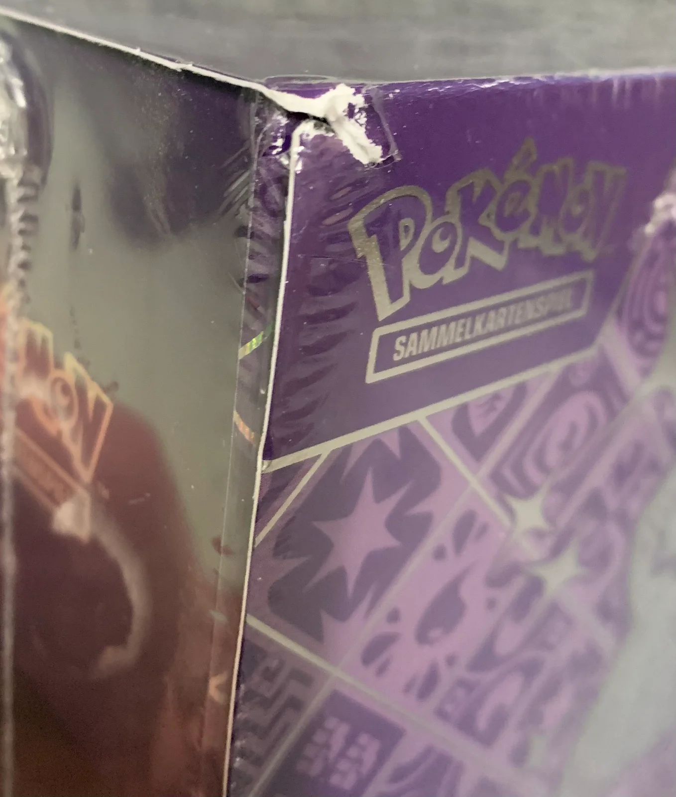 Pokemon Top Trainer Box Paldeas Schicksale DE. Beschädigt