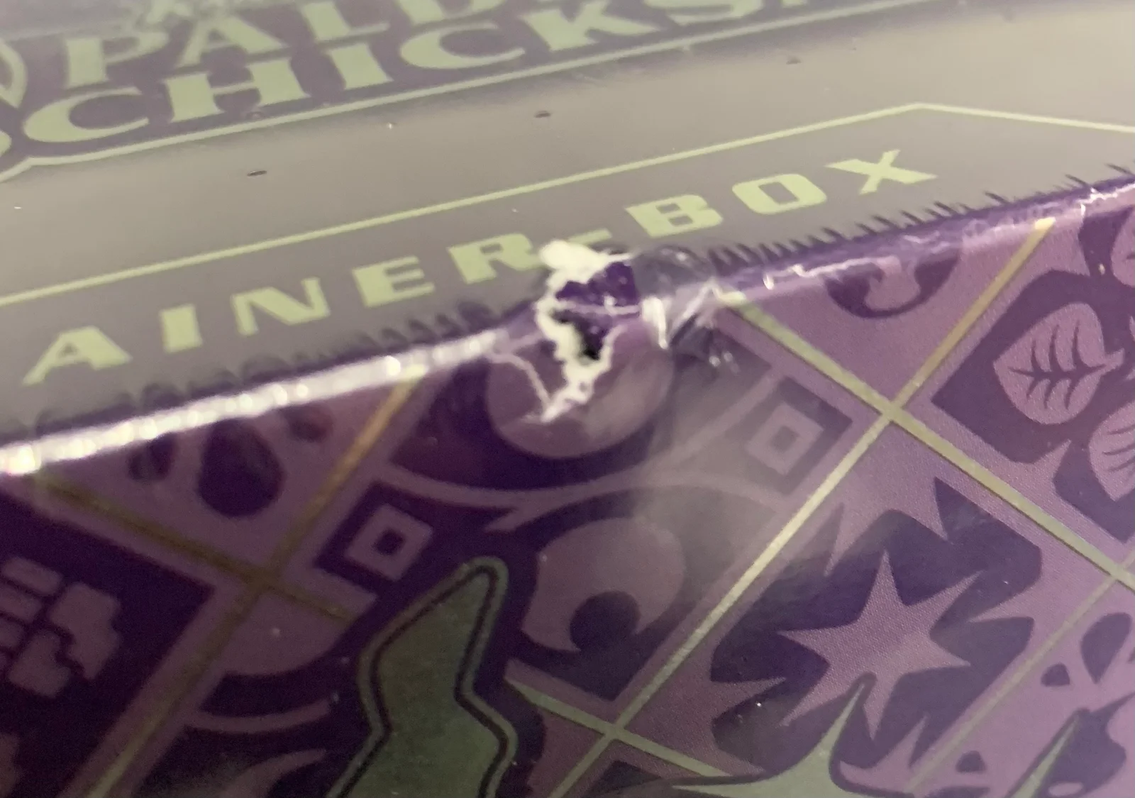 Pokemon Top Trainer Box Paldeas Schicksale DE. Beschädigt